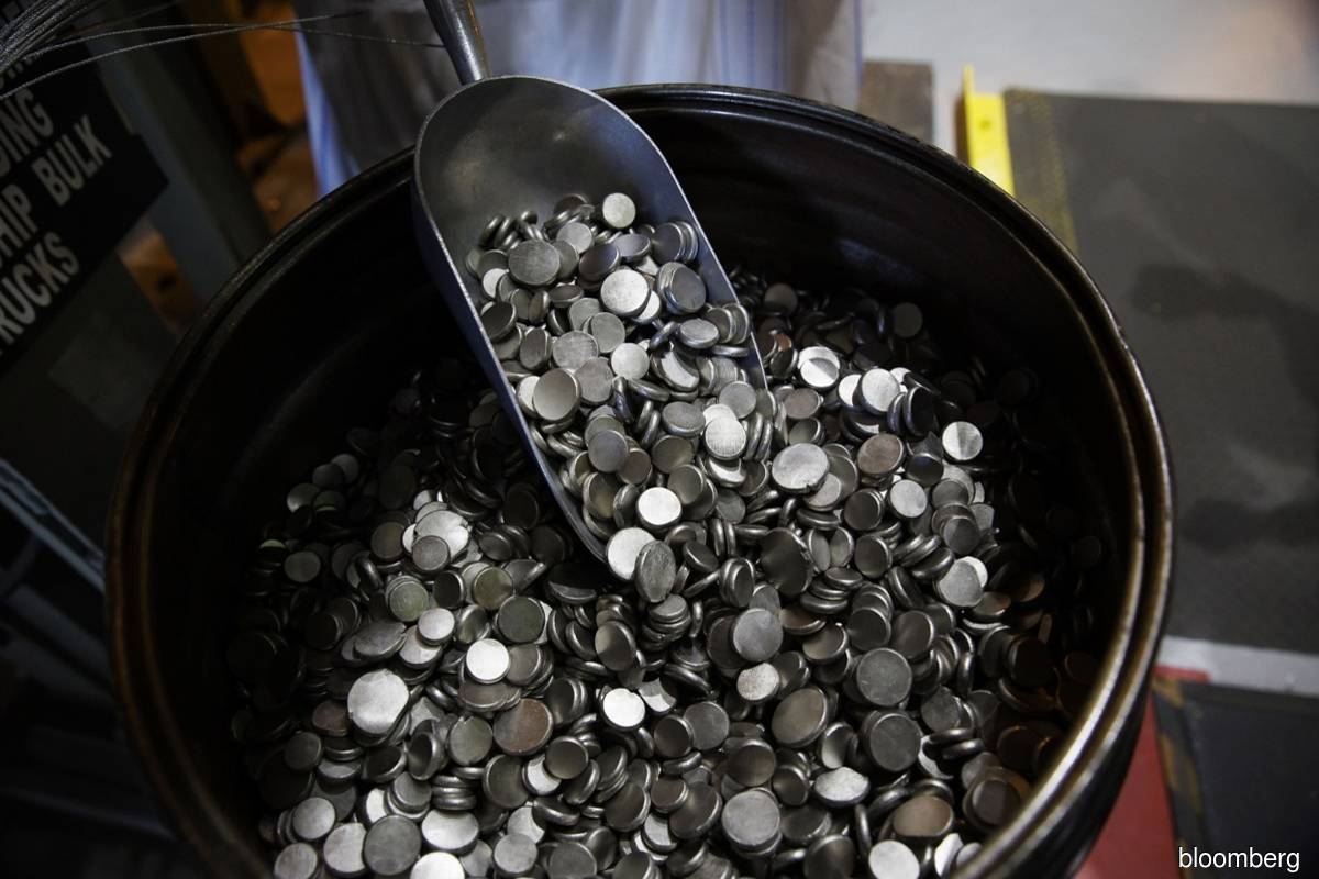 Nickel chips. (Photo by Cole Burston/Bloomberg)